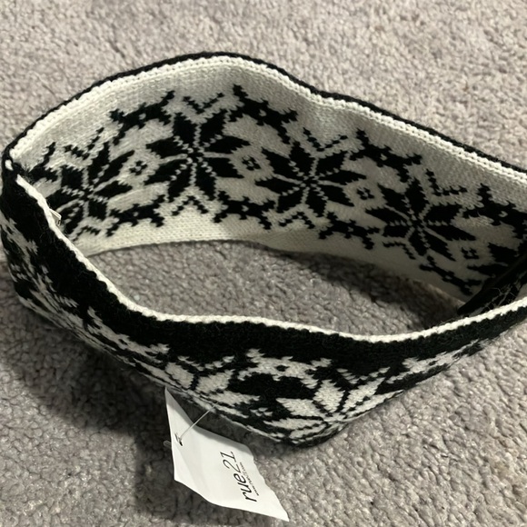 Rue21 Reversible Headband - Picture 2 of 4
